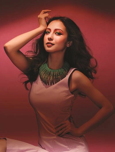 Jennifer phạm ấn tượng với váy hàng hiệu - 2