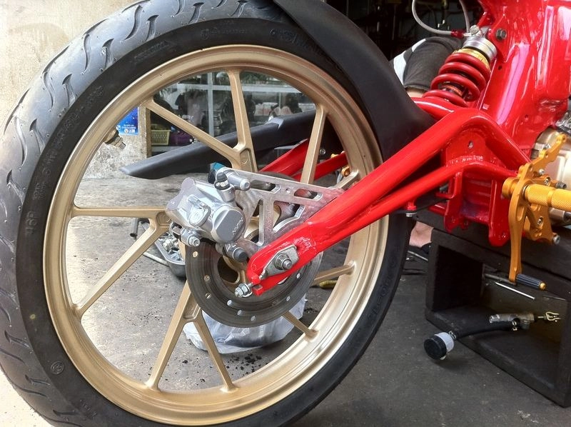 67 độ phong cách cafe racer - 2