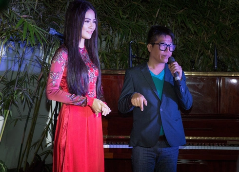 Áo dài trần thị quỳnh tại mrs world bán được 100 triệu đồng - 10