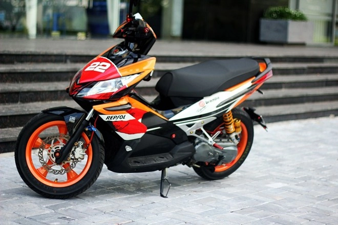 Mẫu teen đọ dáng với honda air blade độ ở sài gòn - 6