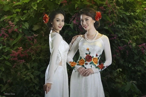 Ntk thuận việt mang áo dài du ngoạn thế giới - 10