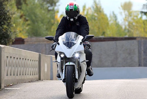 Siêu môtô điện energica đến từ italia - 5