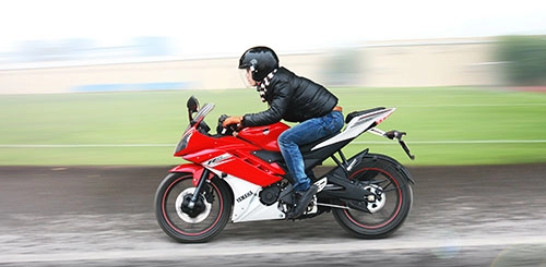 Yzf-r15 khởi đầu cho tín đồ sportbike - 1