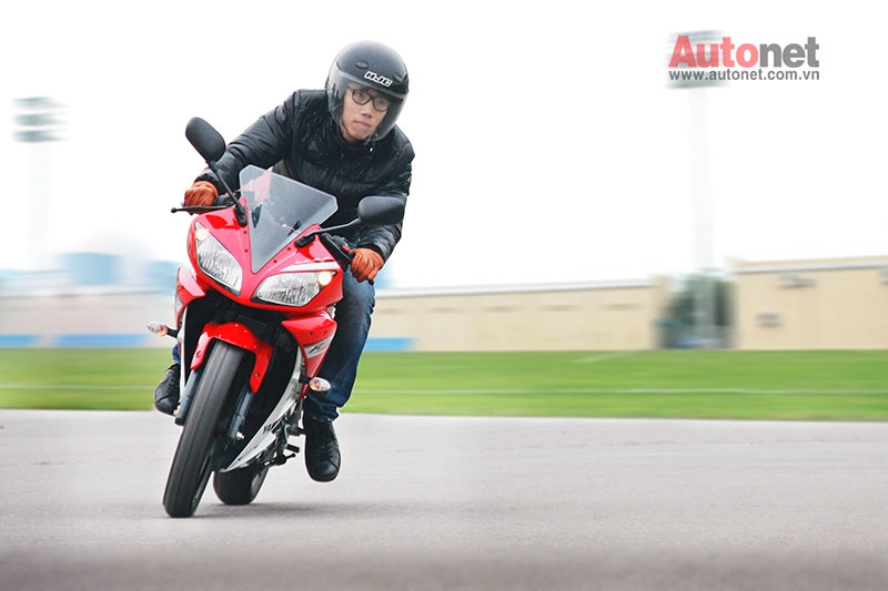 Yzf-r15 khởi đầu cho tín đồ sportbike - 2
