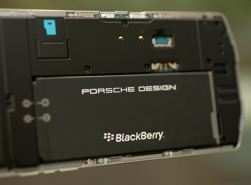 Ảnh thực tế smartphone hạng sang blackberry porsche design - 9
