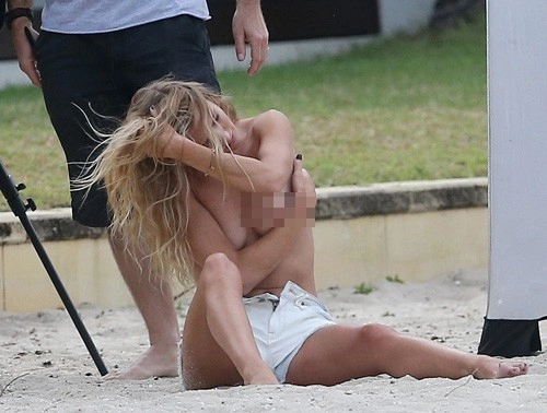 Candice swanepoel khoe vóc dáng nuột nà - 4