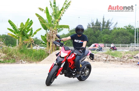 Johnny trí nguyễn tậu thêm ducati hypermotard - 7