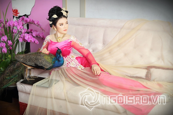 Lý nhã kỳ đẹp quý phái với bst màu hoàng gia của võ việt chung - 2