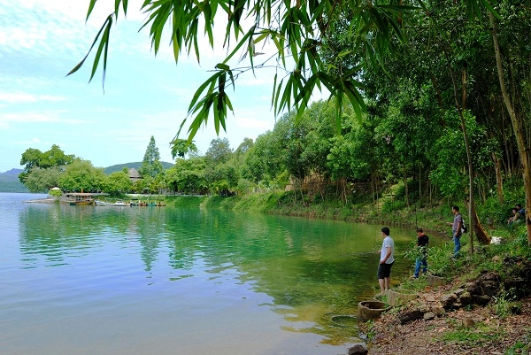 Mê hồn khi du ngoạn hồ phú ninh - 9