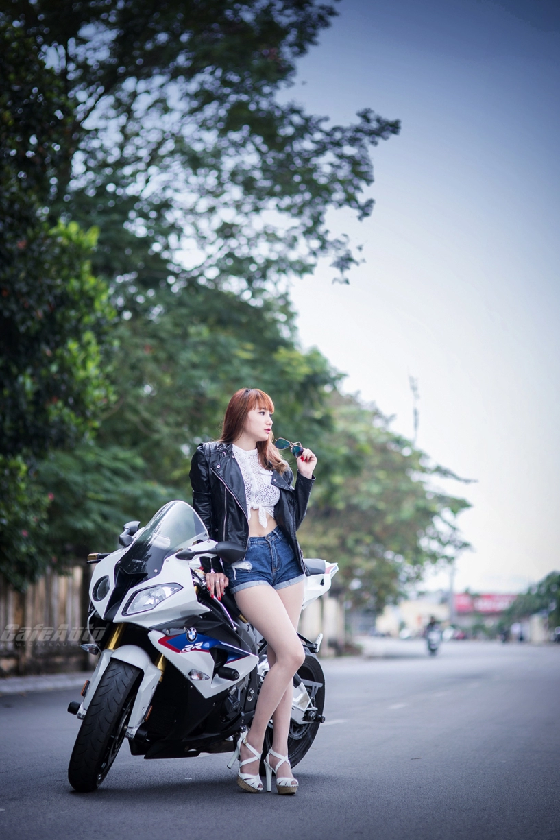 Chân dài cá tính đọ dáng cùng bmw s1000rr 2014 - 5