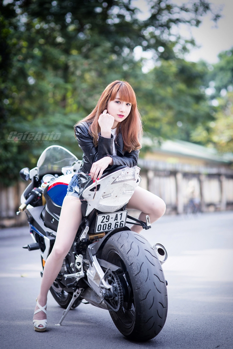 Chân dài cá tính đọ dáng cùng bmw s1000rr 2014 - 11