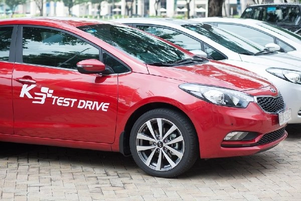 Kia k3 nhiều đồ chơi vận hành êm ái - 9