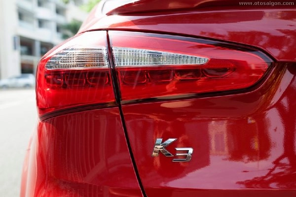 Kia k3 nhiều đồ chơi vận hành êm ái - 10