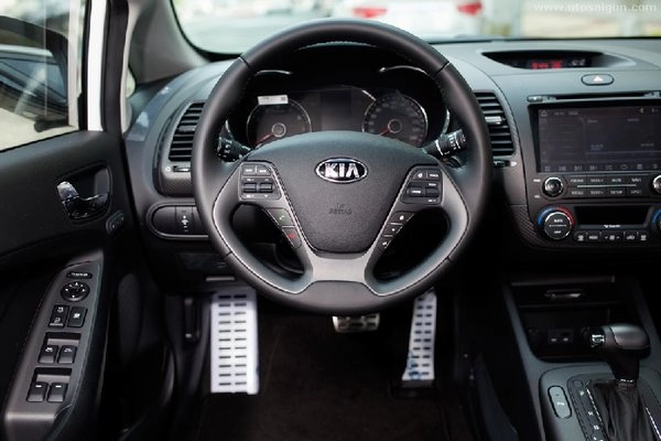 Kia k3 nhiều đồ chơi vận hành êm ái - 13