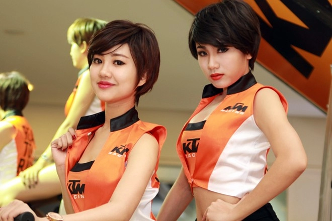Ngắm chân dài trong ngày hội mô tô sài gòn - 1