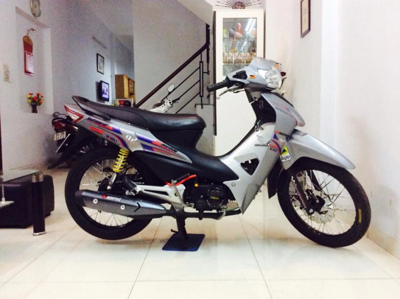 Honda wave độ kiểng phong cách thể thao mạnh mẽ - 3