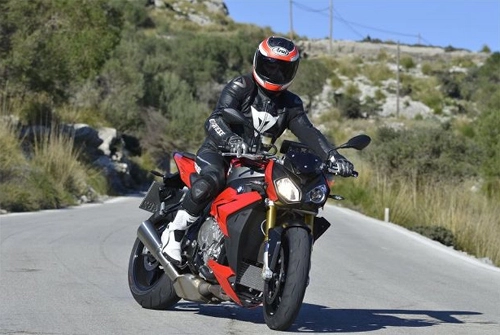 Nakedbike s1000r mạnh mẽ của bmw - 1