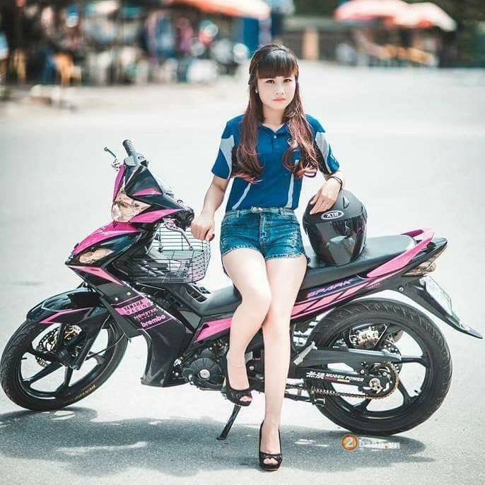 Bất ngờ khi chủ xe của một con exciter độ cực chất lại là hot gơ - 4