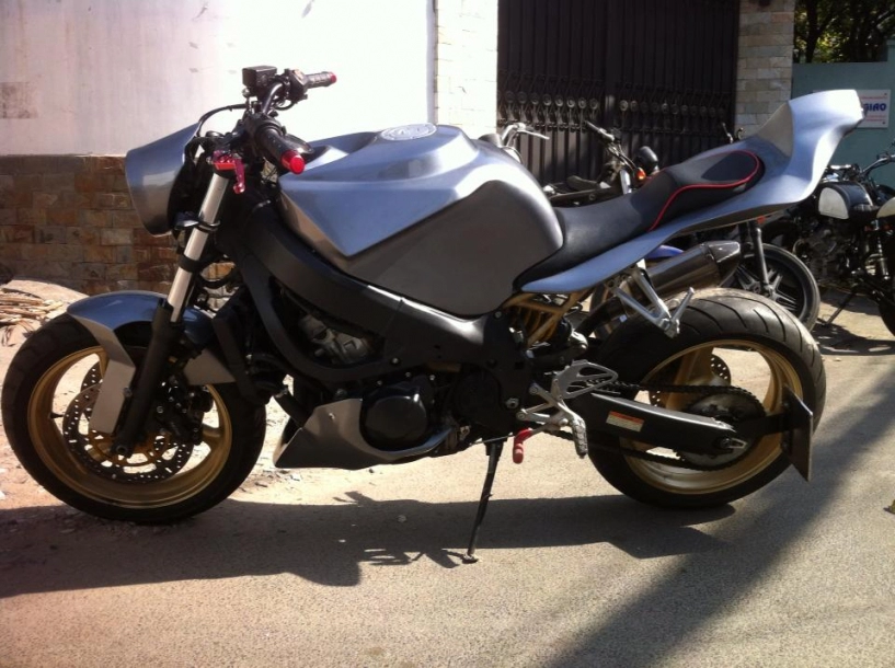 Cbr600 độ phong cách street fighter - 4