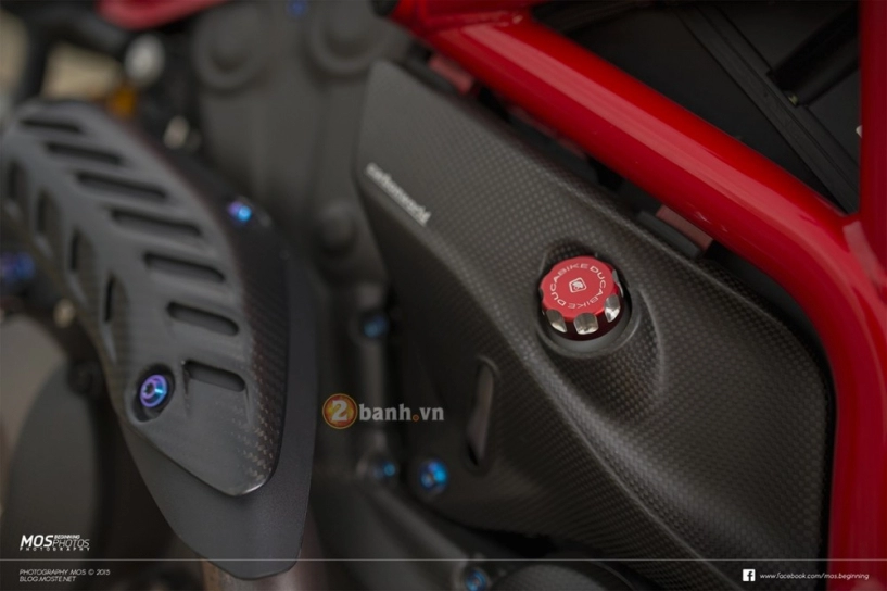 Ducati monster 1200s độ chất lừ bên cạnh cô nàng cá tính - 8