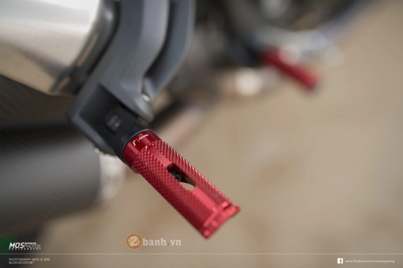 Ducati monster 1200s độ chất lừ bên cạnh cô nàng cá tính - 7