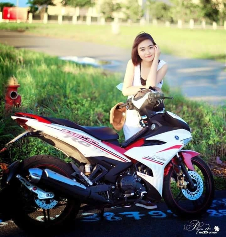 Exciter 150 so dáng bên người đẹp cá tính - 5
