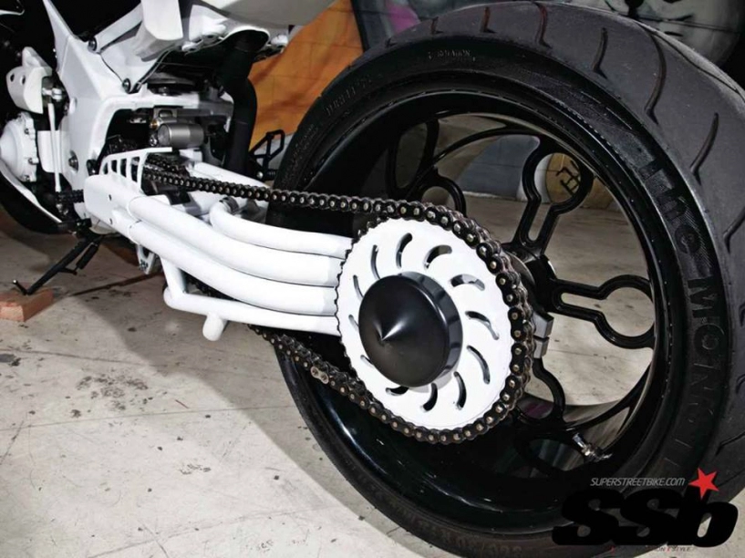 Những chiếc r1 độ độc đáo từ biker nước ngoài - 5