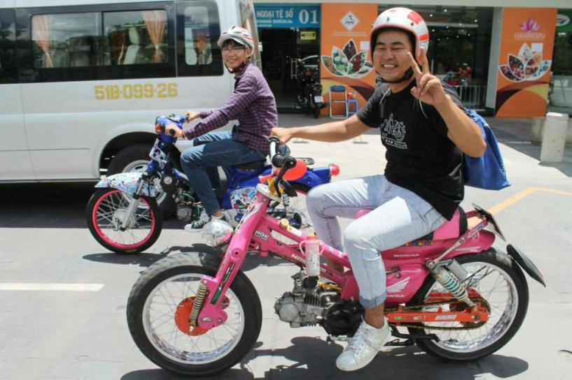 Xe cub độ báo hồng của một tay phượt sài gòn - 1