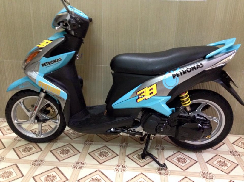 Yamaha luvias phong cách petronas nổi bật - 4