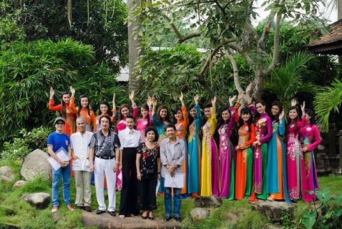 Người đẹp miss photo duyên dáng với áo dài - 12