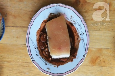 Mách bạn làm món thịt heo quay giòn bì không cần lò nướng - 7