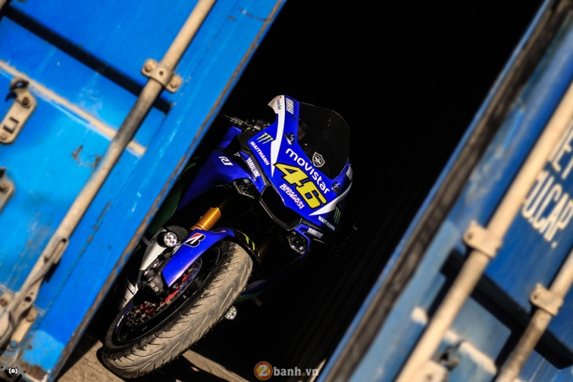 Yamaha r1 2015 phiên bản movistar đọ dáng cùng chân dài - 3