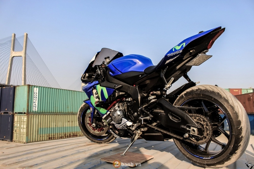 Yamaha r1 2015 phiên bản movistar đọ dáng cùng chân dài - 17