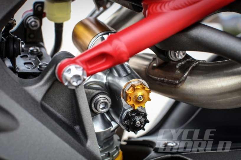 Cận cảnh moto triumph speed triple r 2016 - 9