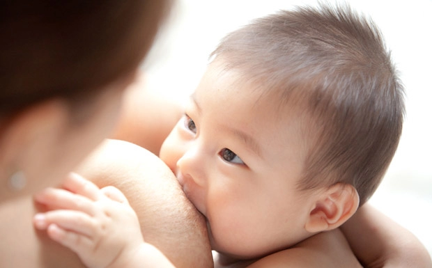 Bà giành quyền chăm cháu em uất lắm - 1