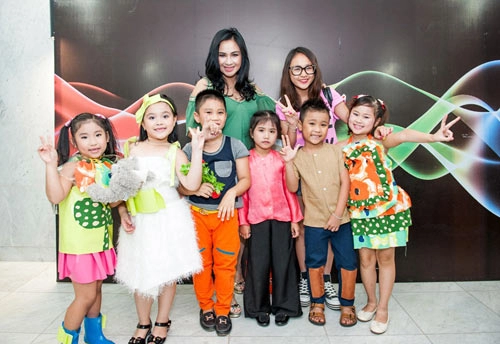 Bắt gặp con gái thanh lam theo mẹ xem đrm - 7