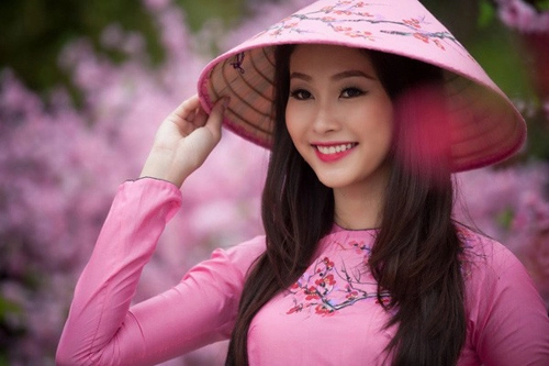 Bí quyết trang điểm đẹp như hoa hậu đón tết - 3