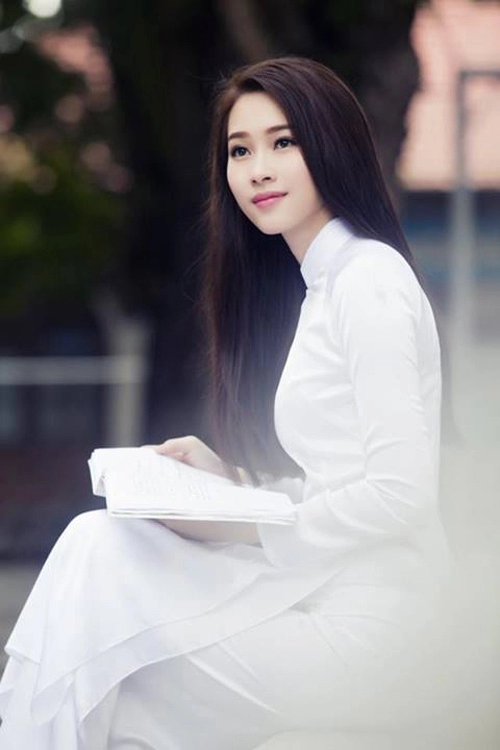 Bí quyết trang điểm đẹp như hoa hậu đón tết - 10