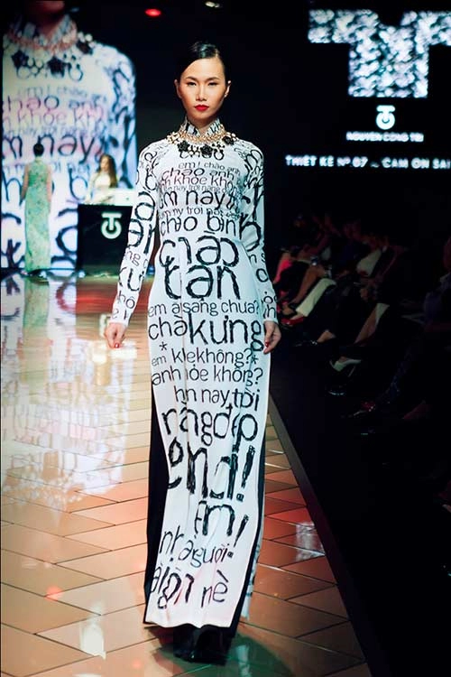 Công trí tái hiện sài gòn bằng áo dài - 9