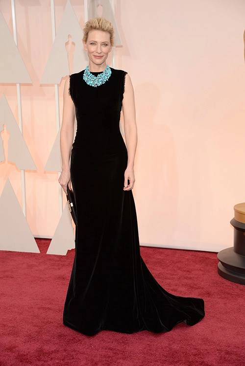 Lady gaga hết quái jennifer lopez khoe ngực trên thảm đỏ oscars - 10
