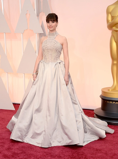 Lady gaga hết quái jennifer lopez khoe ngực trên thảm đỏ oscars - 17