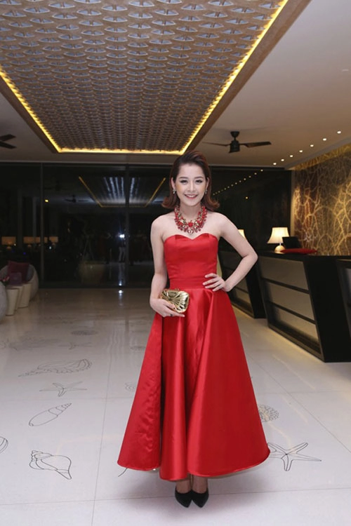 Người đẹp việt bỗng lùn tịt vì mốt váy phồng - 8