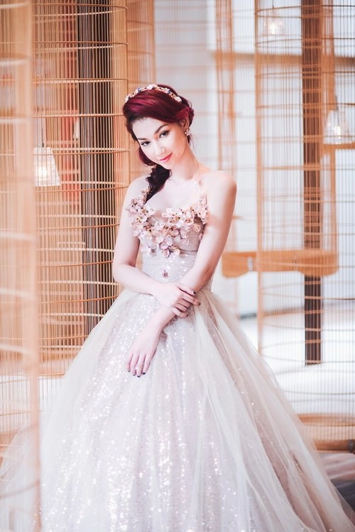 Quỳnh chi làm cô dâu gợi cảm khôn xiết sau ly hôn - 4