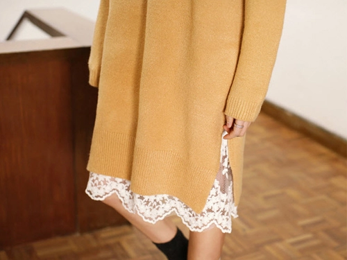 Sexy theo cách ngoan hiền nhờ mốt ren lấp ló - 4