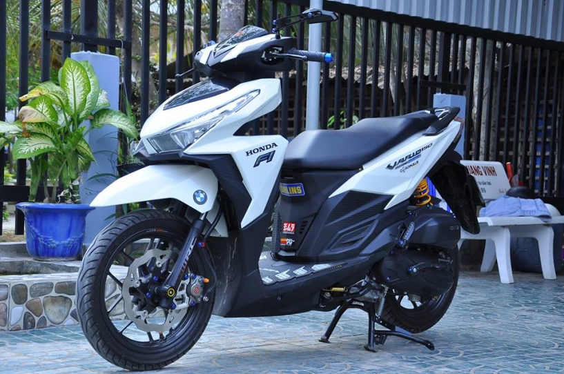 Vario 150 trắng ngọc trai lung tinh với gói độ giá trị - 1