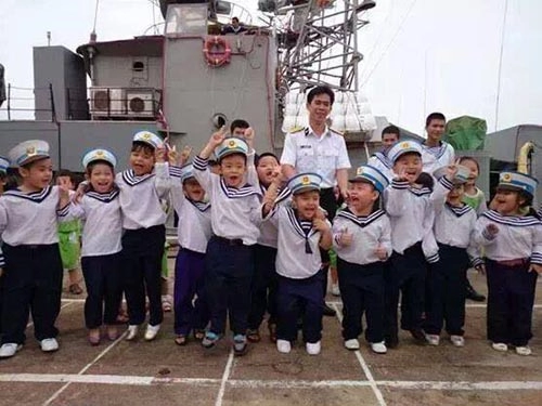 Xúc động những bài thơ gửi con từ biển đảo - 2