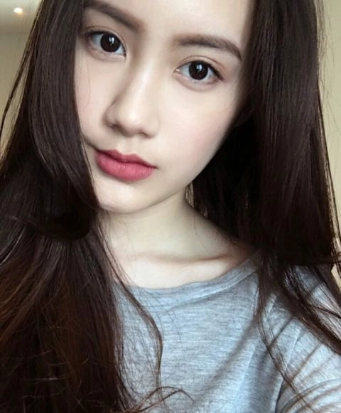 Cận cảnh nhan sắc hot girl gốc việt số 1 tại lào - 2