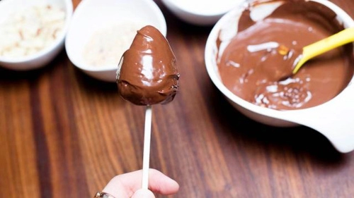 Chocolate bọc dâu tây cho valentine thêm tình tứ - 6