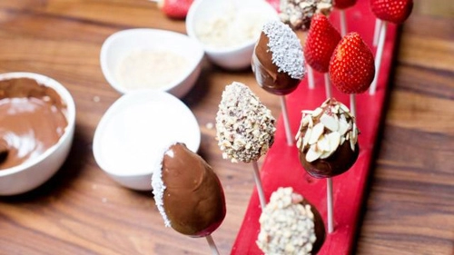 Chocolate bọc dâu tây cho valentine thêm tình tứ - 8