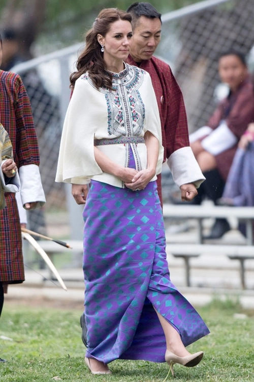 Công nương kate middleton được thán phục khi trổ tài mặc đẹp - 1